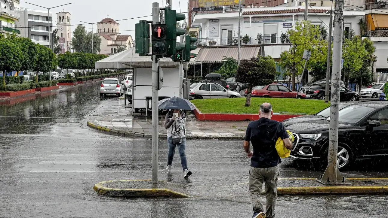 Καιρός: Εισβολή «ψυχρού μετώπου» φέρνει βροχές, καταιγίδες, χαλάζι και ισχυρούς ανέμους για 48 ώρες